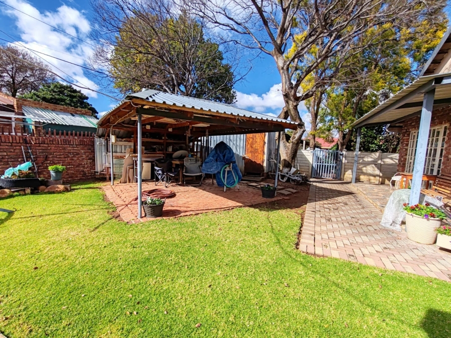 3 Bedroom Property for Sale in Kannoniers Park North West